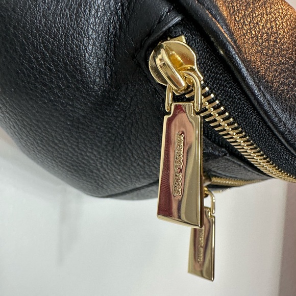 MICHAEL MICHAEL KORS
Mott Medium Leather Waistpack - Picture 14 of 14